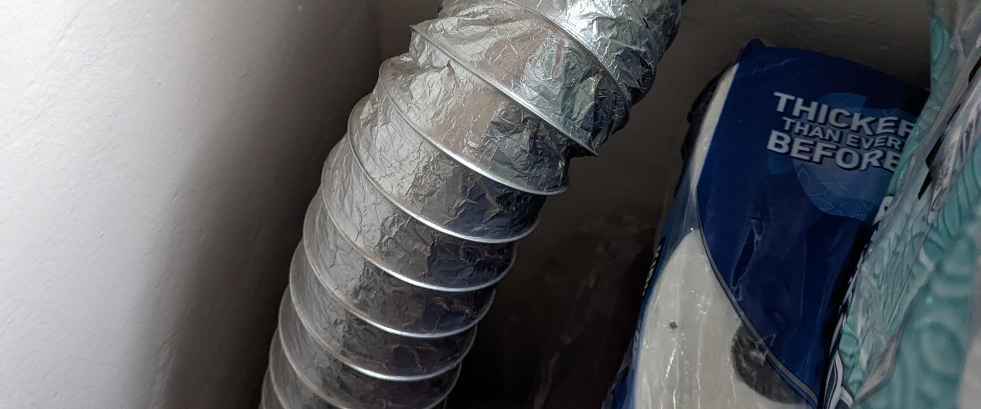 How to Tell if Dryer Vent Is Clogged: Warning Signs and Cleaning Solutions